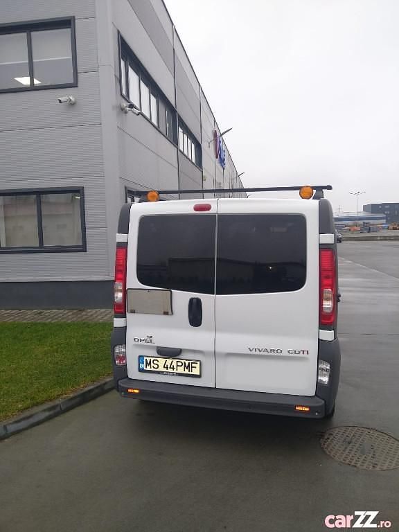 Second-hand Opel Vivaro 114 CP (83 kW) 2014 Alb Monovolum
