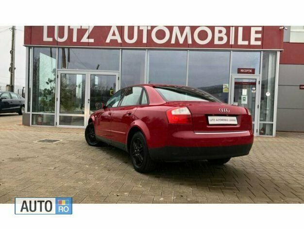 Second-hand Audi A4 S-Line 100 CP (73 kW) 2001 Rosu Berlinǎ