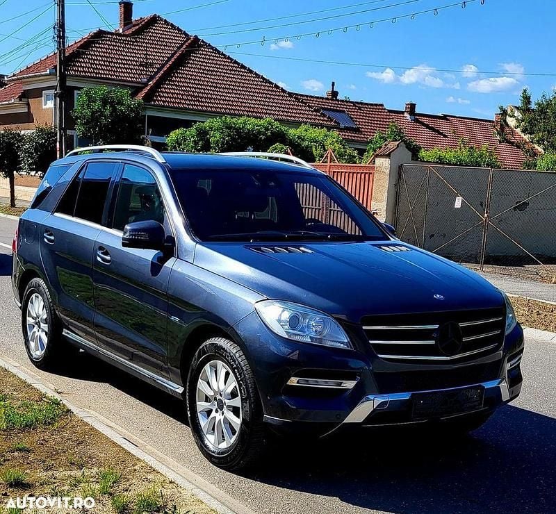 Culoaregri Utilizat 2012 Mercedes ML250 SUV | 11.500 EUR (Super Preț) - Imagine 1/4