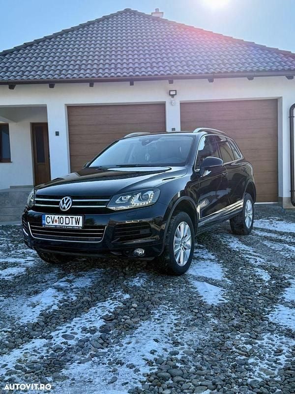 Culoarenegru Utilizat 2012 VW Touareg SUV | 11.599 EUR (Super Preț) - Imagine 1/4