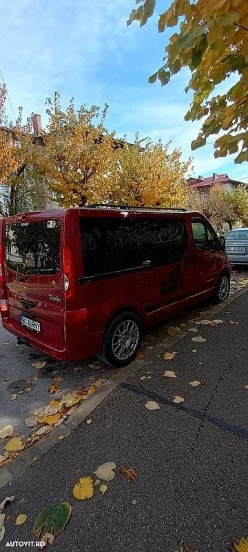 Culoarerosu Second-hand 2008 Renault Trafic Monovolum | 7.400 EUR - Imagine 1/4