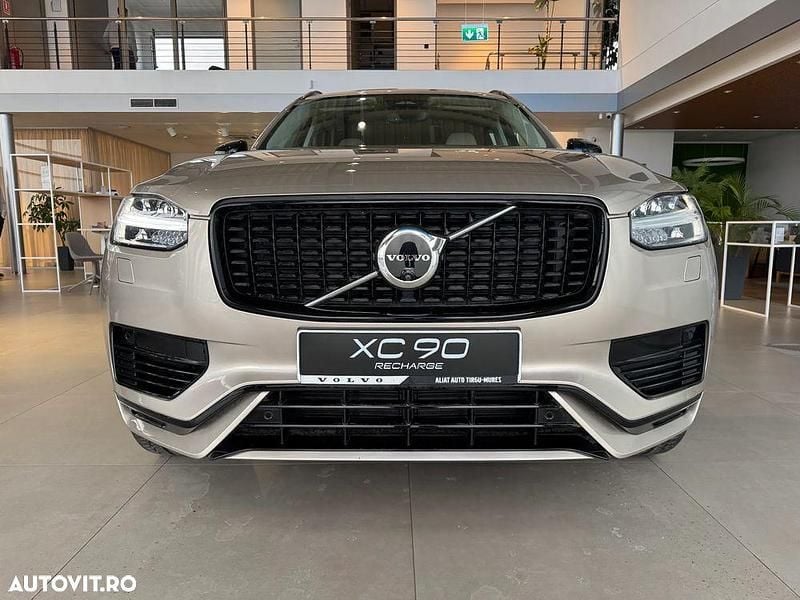 Second-hand Volvo XC90 Plus 455 CP (334 kW) 2023 Culoaregalbeuriu SUV