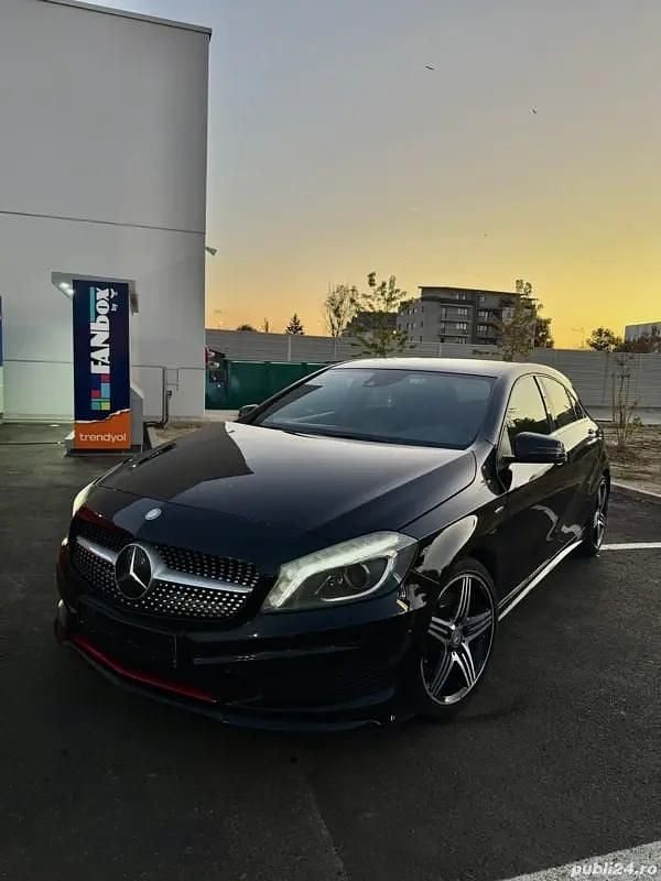 Second-hand Mercedes A250 211 CP (155 kW) 2013 Negru Hatchback