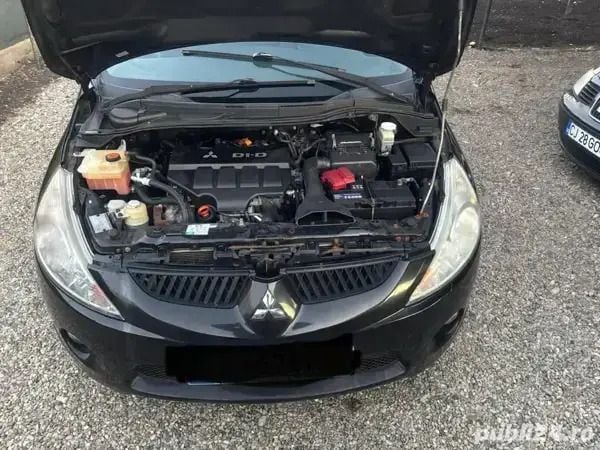 Utilizat 2011 Mitsubishi Grandis Monovolum | 2.999 EUR - Imagine 1/4