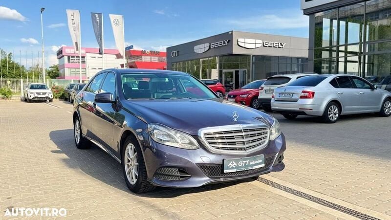 Albastru Utilizat 2015 Mercedes E200 Berlinǎ | 11.300 EUR (Preț bun) - Imagine 1/4