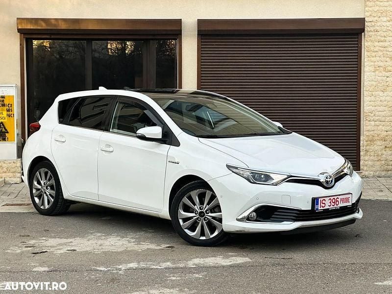 Culoarealb Second-hand 2015 Toyota Auris Hybrid Edition-S Hatchback | 12.250 EUR (Preț OK) - Imagine 1/4