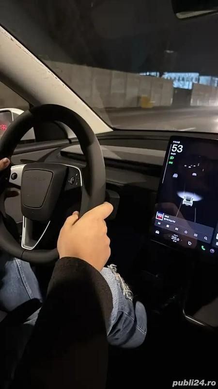 Second-hand Tesla Model Y Standard Range 220 kW (300 CP) 2025 SUV