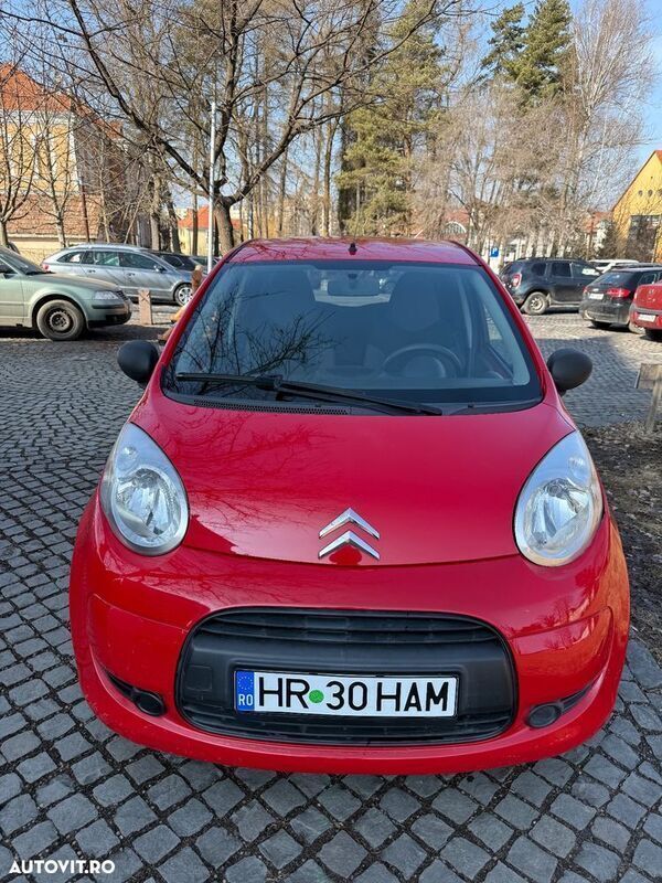 Rosu Utilizat 2010 Citroën C1 Attraction Hatchback | 2.500 EUR - Imagine 1/4