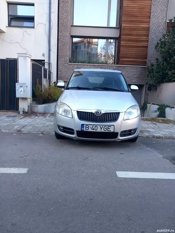 Rosu Utilizat 2009 Skoda Fabia Break | 2.270 EUR (Preț OK) - Imagine 1/4