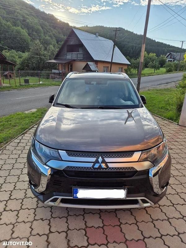 Maro Utilizat 2019 Mitsubishi Outlander Intense+ SUV | 19.500 EUR (Preț OK) - Imagine 1/4