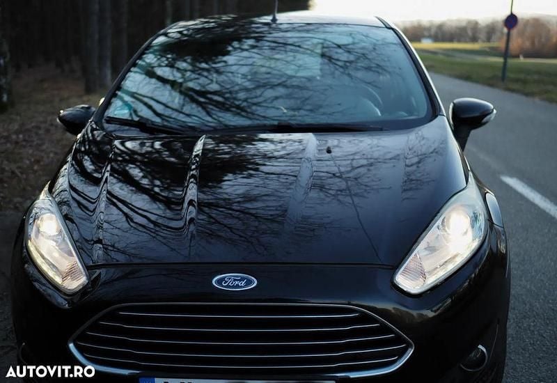 Second-hand Ford Fiesta Titanium 100 CP (73 kW) 2013 Culoarenegru Hatchback