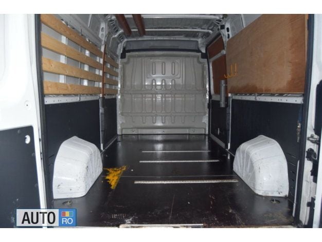 Second-hand Fiat Ducato 131 CP (96 kW) 2014 Alb Van
