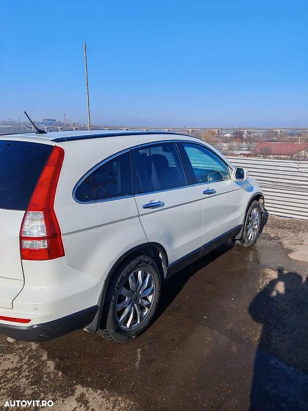 Second-hand Honda CR-V Executive 150 CP (110 kW) 2012 Culoarealb SUV