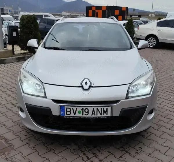 Utilizat 2012 Renault Mégane GrandTour Break | 3.990 EUR (Preț OK) - Imagine 1/4