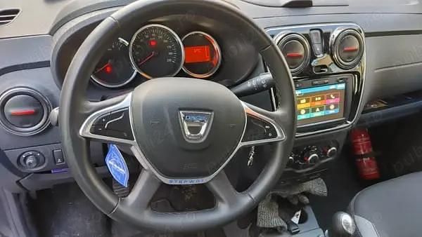 Gri Second-hand 2019 Dacia Lodgy Stepway Monovolum | 13.000 EUR - Imagine 1/4