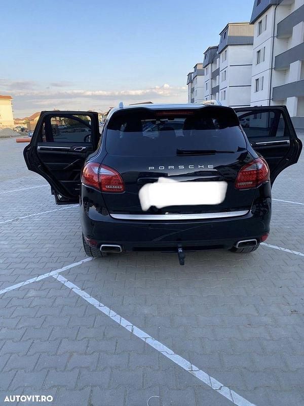 Second-hand Porsche Cayenne 245 CP (180 kW) 2011 Culoarenegru SUV
