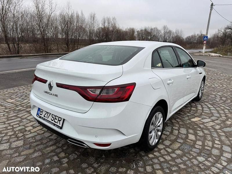 Second-hand Renault Mégane IV Zen 140 CP (102 kW) 2021 Culoarealb Berlinǎ