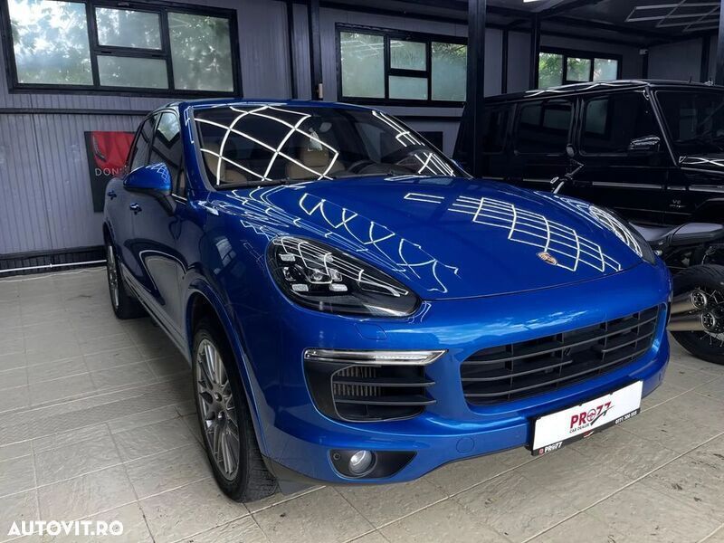 Albastru Utilizat 2016 Porsche Cayenne SUV | 38.115 EUR (Puțin scump) - Imagine 1/4