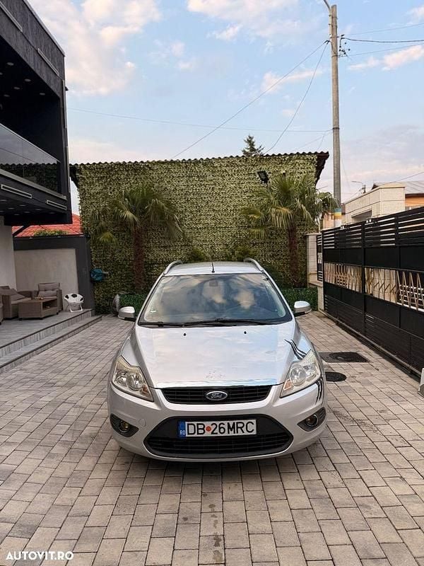Argint Utilizat 2009 Ford Focus Break | 1.599 EUR (Super Preț) - Imagine 1/4