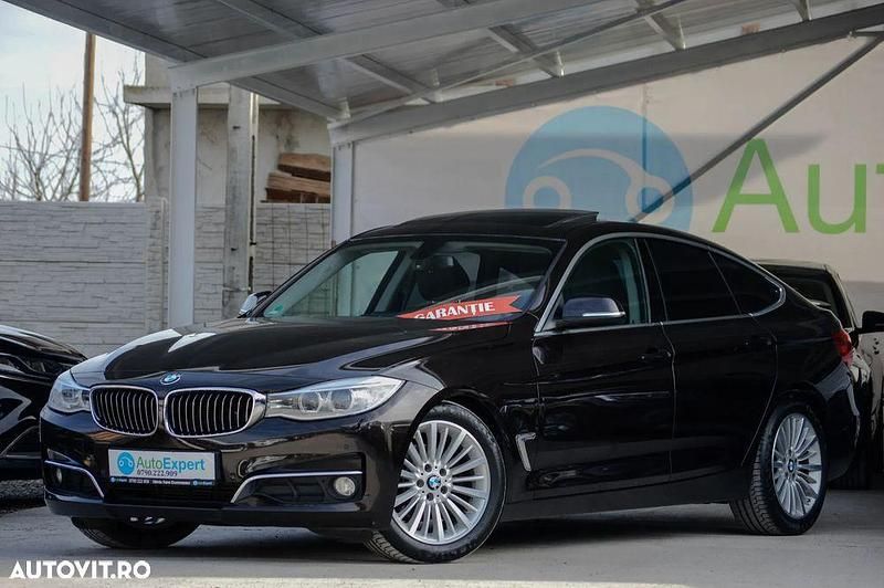 Second-hand BMW 320 Luxury Line 184 CP (135 kW) 2015 Culoarenegru Berlinǎ
