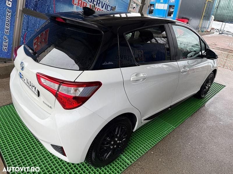 Second-hand Toyota Yaris Hybrid 73 CP (53 kW) 2019 Culoarealte culori