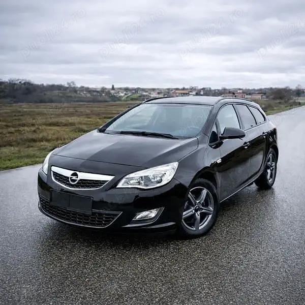 Second-hand Opel Astra 110 CP (80 kW) 2011 Berlinǎ