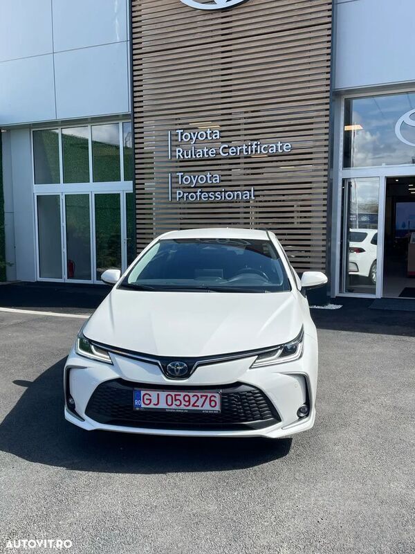 Alb Nouă 2024 Toyota Corolla Business Edition Berlinǎ | 23.799 EUR (Preț bun) - Imagine 1/4