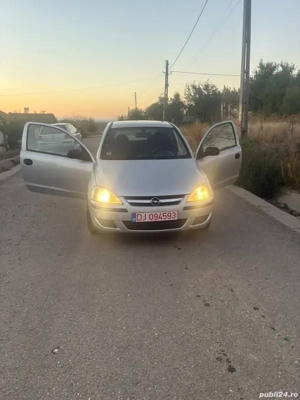Second-hand Opel Corsa 75 CP (55 kW) 2004 Coupe