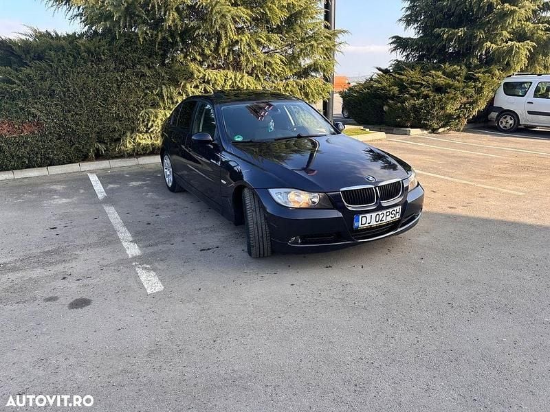 Second-hand BMW 320 177 CP (130 kW) 2007 Culoarealbastru Berlinǎ