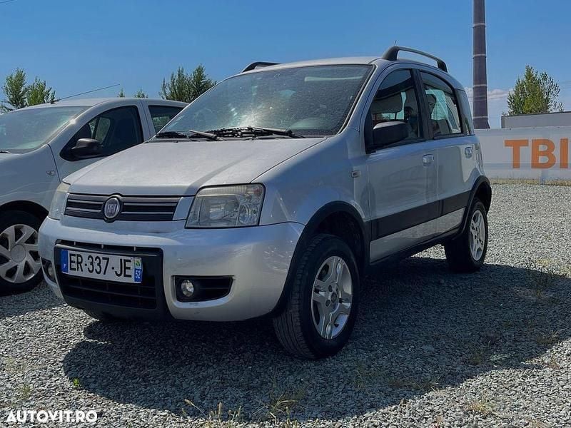 Argint Utilizat 2009 Fiat Panda 4x4 Cross Hatchback | 2.799 EUR - Imagine 1/4