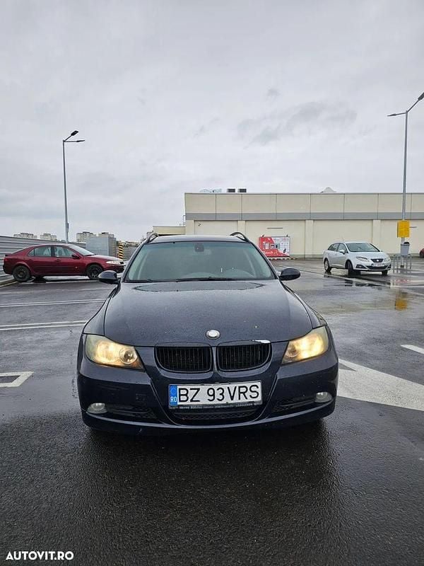 Culoarealbastru Utilizat 2006 BMW 320 Break | 2.750 EUR (Preț bun) - Imagine 1/4