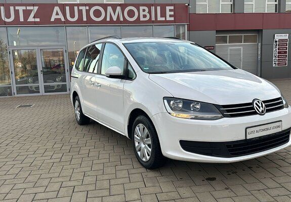 Second-hand VW Sharan Trendline 140 CP (102 kW) 2011 Alb gri, Monovolum