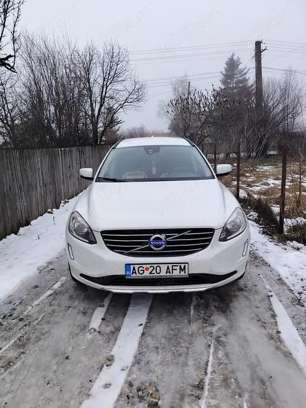 Second-hand 2015 Volvo XC60 SUV | 13.100 EUR (Preț bun) - Imagine 1/4
