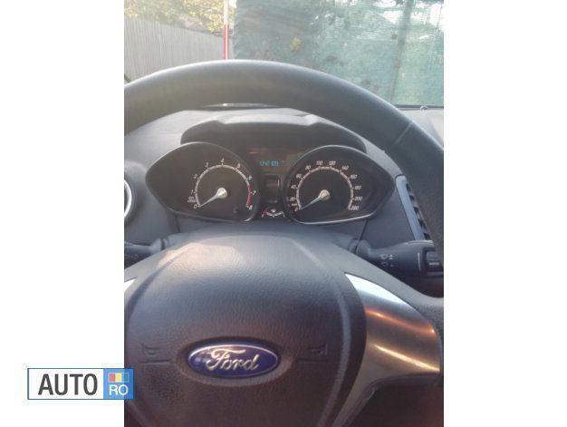 Second-hand Ford Fiesta 100 CP (73 kW) 2015 Gri Hatchback