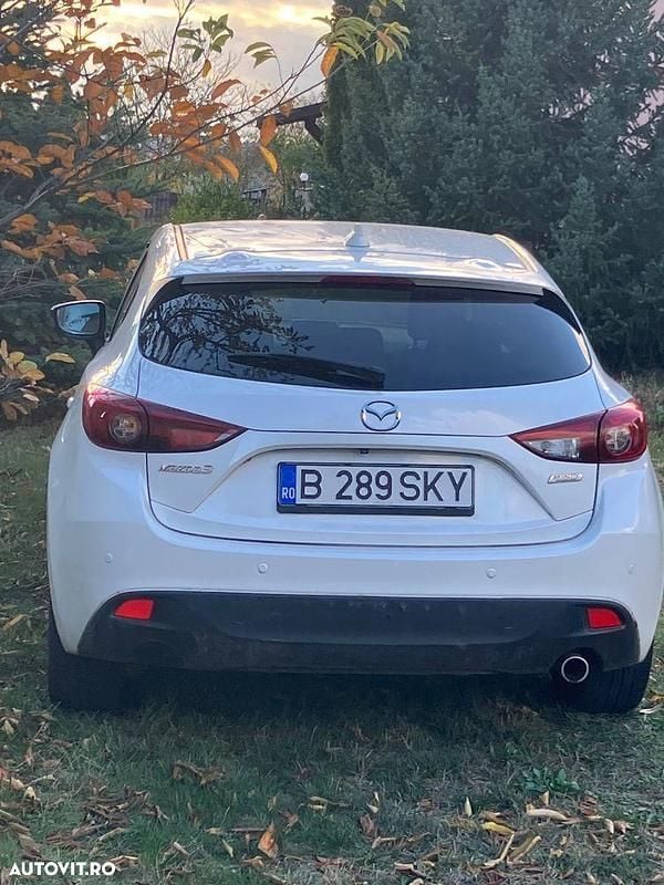 Second-hand Mazda 3 Exclusive-Line 105 CP (77 kW) 2016 Culoarealb Hatchback