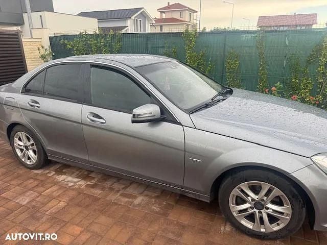 Culoaregri Utilizat 2011 Mercedes C200 Berlinǎ | 6.999 EUR (Preț bun) - Imagine 1/4