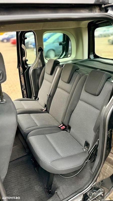 Second-hand Renault Kangoo Expression 90 CP (66 kW) 2015 Culoarenegru Monovolum