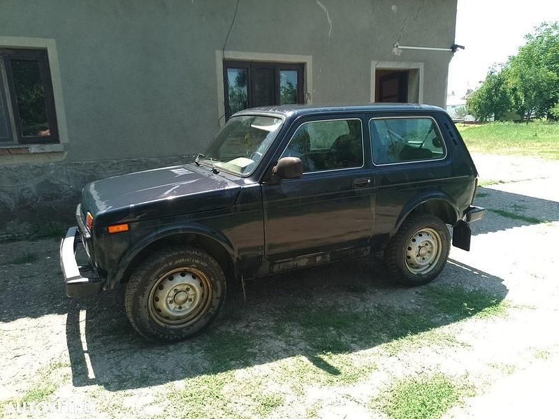 Verde Utilizat 2016 Lada niva SUV | 4.300 EUR - Imagine 1/4