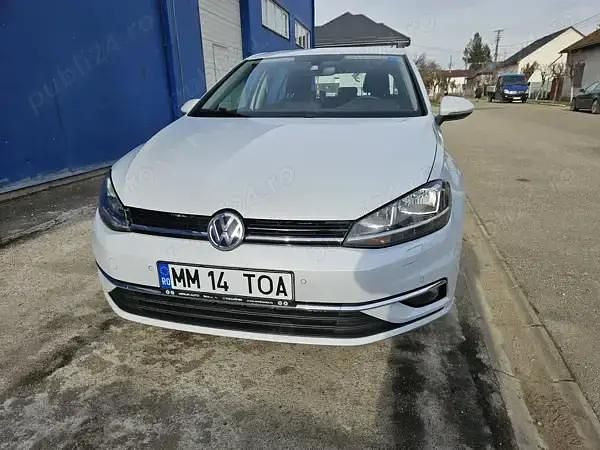 Culoarealb Utilizat 2018 VW Golf VII Trendline Berlinǎ | 10.800 EUR (Preț bun) - Imagine 1/4