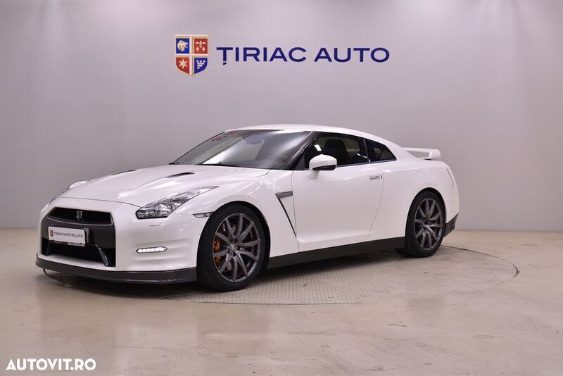 Alb Utilizat 2013 Nissan GT-R GT Coupe | 83.000 EUR - Imagine 1/4