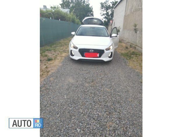 Alb Utilizat 2017 Hyundai i30 Hatchback | 9.350 EUR (Preț OK) - Imagine 1/4