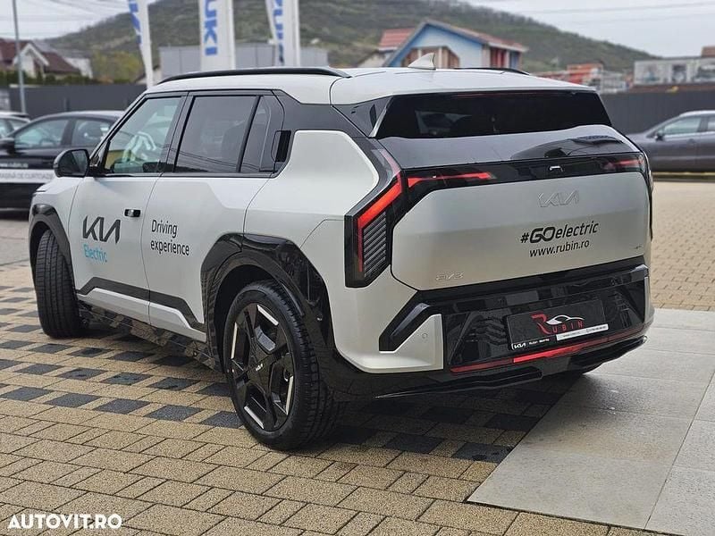 Nouă Kia EV3 GT-Line 150 kW (204 CP) 2025 Gri SUV