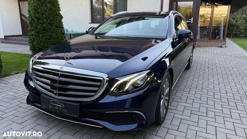 Culoarealbastru Utilizat 2017 Mercedes E220 Avantgarde Break | 19.500 EUR (Preț bun) - Imagine 1/4
