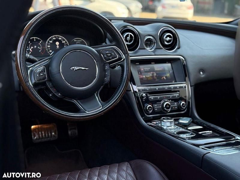 Second-hand Jaguar XJ Premium Luxury 300 CP (220 kW) 2016 Culoaregri Berlinǎ