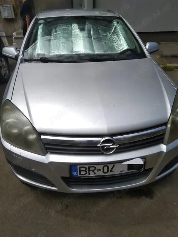 Argintiu Utilizat 2005 Opel Astra Hatchback | 2.000 EUR (Puțin scump) - Imagine 1/4