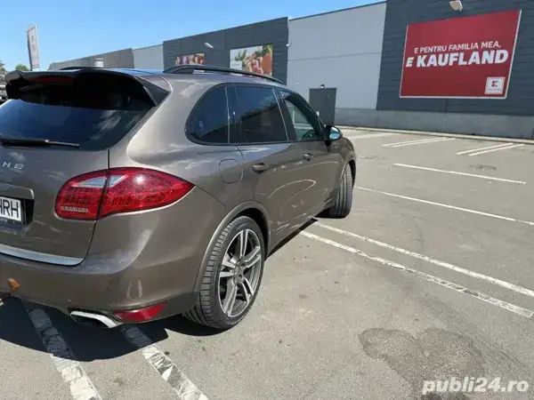 Second-hand Porsche Cayenne Platinum Edition 300 CP (220 kW) 2014 Maro SUV