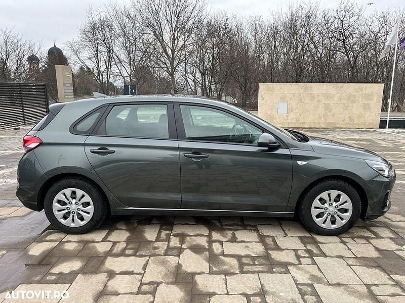 Second-hand Hyundai i30 Comfort 110 CP (80 kW) 2022 Culoaregri Hatchback