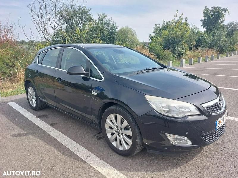 Culoarenegru Utilizat 2010 Opel Astra Cosmo Hatchback | 3.300 EUR (Preț OK) - Imagine 1/4
