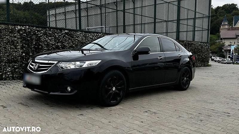 Culoarenegru Utilizat 2014 Honda Accord Executive Berlinǎ | 10.399 EUR - Imagine 1/4