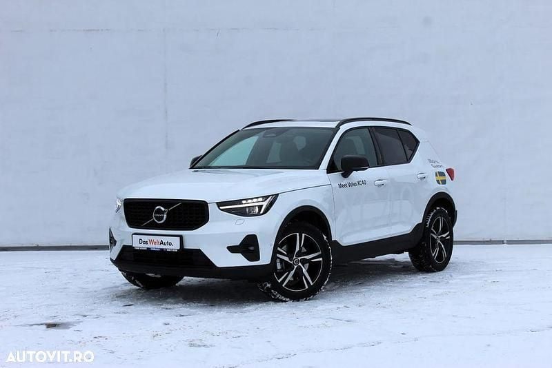 Nouă Volvo XC40 Ultimate 197 CP (144 kW) 2025 Culoarealb SUV